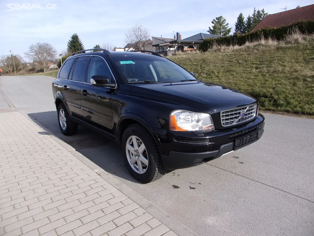 Volvo XC 90 D5 AWD,Xenony,navi,1.majitel,serviska